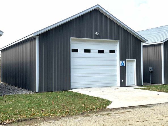 1690 E 700 S, Wolcottville, IN 46795